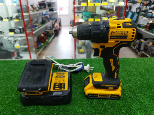 Шуруповерт DeWalt DCD708